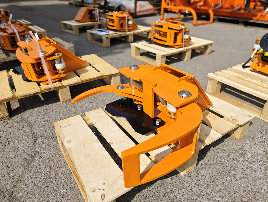 DELEKS® CF-10 Hydraulic Tree Shear and Log Grapple