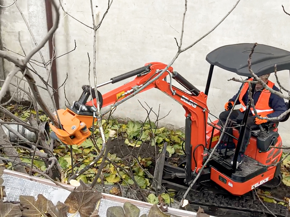 DELEKS® CF-10 Hydraulic Tree Shear and Log Grapple