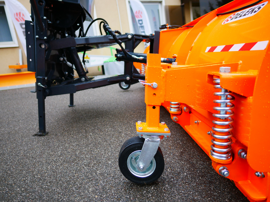 DELEKS® SSH-04-2.6-A Frontal Snow Plough with Mounting Plate for Tractor