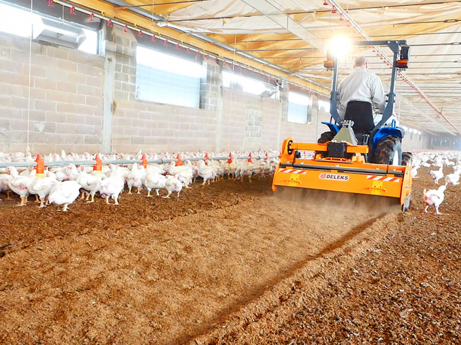 DELEKS® PAVO-100 Shatter Milling Machine for Poultry Farm Bedding Maintenance
