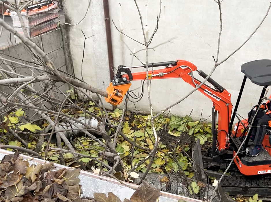 DELEKS® CF-10 Hydraulic Tree Shear and Log Grapple